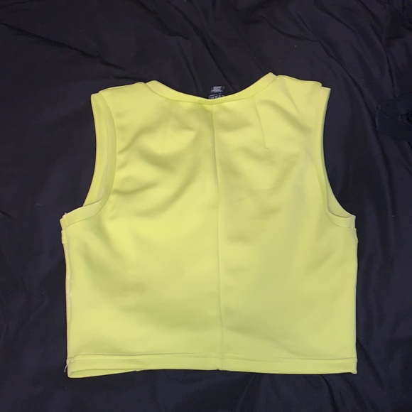 Crop top - Picture 3 of 3